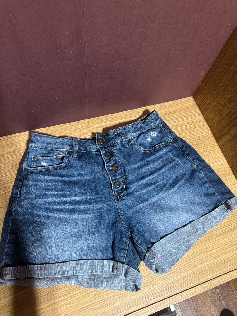 Time and Tru Women’s Denim Shorts Button Fly Cuffed Size 10